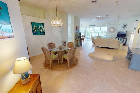 Villa ou maison à vendre à Punta Gorda, Floride: 3 chambres, 182.37 m2 № 1259094 - photo 4