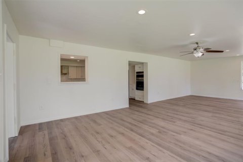 Casa en venta en Lutz, Florida, 5 dormitorios, 338.72 m2 № 1114005 - foto 16
