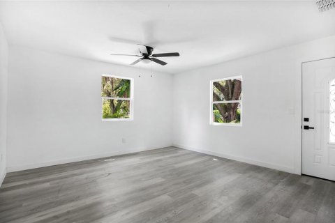 Villa ou maison à vendre à Sanford, Floride: 4 chambres, 200.58 m2 № 1351383 - photo 5