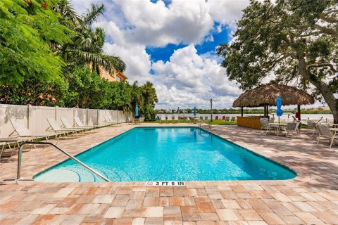 Copropriété à vendre à Sarasota, Floride: 1 chambre, 48.49 m2 № 1351386 - photo 3