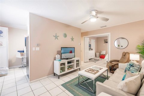 Copropriété à vendre à Sarasota, Floride: 1 chambre, 48.49 m2 № 1351386 - photo 10