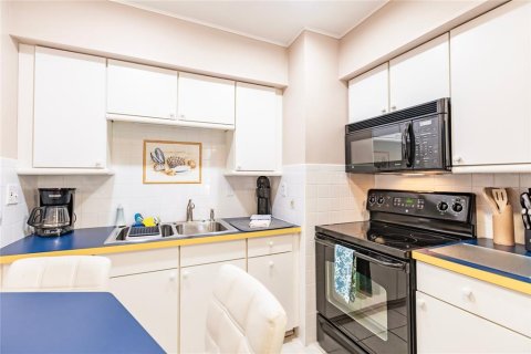 Condo in Sarasota, Florida, 1 bedroom  № 1351386 - photo 15