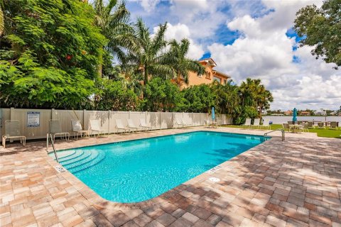 Condo in Sarasota, Florida, 1 bedroom  № 1351386 - photo 27