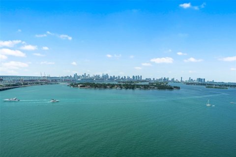 Condominio en venta en Miami Beach, Florida, 2 dormitorios, 106.56 m2 № 1159007 - foto 12