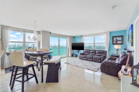 Copropriété à vendre à Miami Beach, Floride: 2 chambres, 106.56 m2 № 1159007 - photo 2