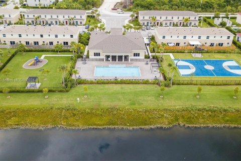 Touwnhouse à vendre à Florida City, Floride: 4 chambres, 157.93 m2 № 1173828 - photo 6