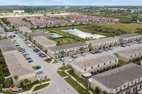 Touwnhouse à vendre à Florida City, Floride: 4 chambres, 157.93 m2 № 1173828 - photo 9