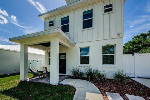 Casa en venta en Saint Petersburg, Florida, 3 dormitorios, 170.94 m2 № 1342275 - foto 4