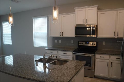 Townhouse in Sarasota, Florida 3 bedrooms, 168.99 sq.m. № 1342276 - photo 3