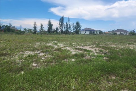 Land in Cape Coral, Florida № 653660 - photo 1