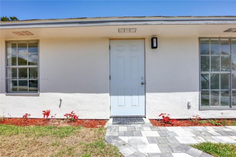 House in Vero Beach, Florida 4 bedrooms № 1099717 - photo 7