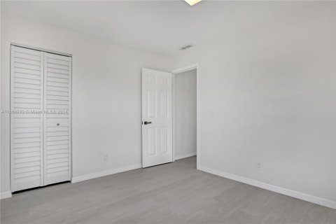 Casa en venta en Vero Beach, Florida, 4 dormitorios № 1099717 - foto 27