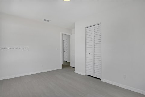 Casa en venta en Vero Beach, Florida, 4 dormitorios № 1099717 - foto 24