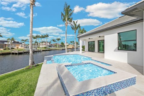 Villa ou maison à vendre à Punta Gorda, Floride: 3 chambres, 214.51 m2 № 865094 - photo 4