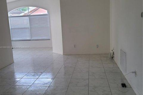 Casa en venta en Miami, Florida, 3 dormitorios, 146.6 m2 № 1412417 - foto 2