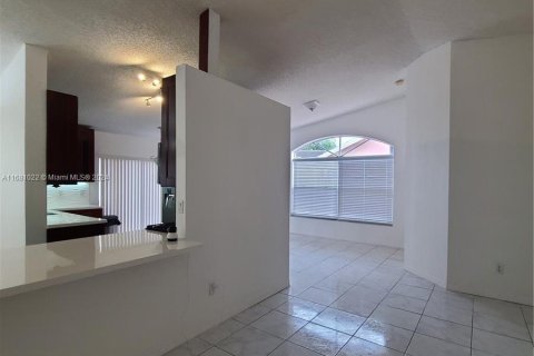 Casa en venta en Miami, Florida, 3 dormitorios, 146.6 m2 № 1412417 - foto 10