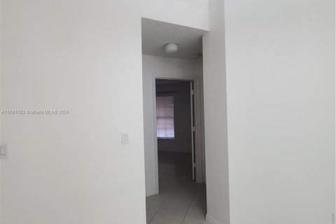 Casa en venta en Miami, Florida, 3 dormitorios, 146.6 m2 № 1412417 - foto 16