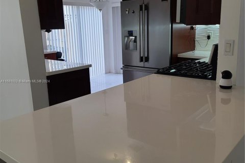 Casa en venta en Miami, Florida, 3 dormitorios, 146.6 m2 № 1412417 - foto 4