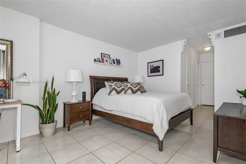 Copropriété à vendre à Miami Beach, Floride: 1 chambre, 69.68 m2 № 1293094 - photo 2