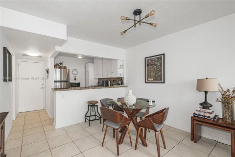 Condominio en venta en Miami Beach, Florida, 1 dormitorio, 69.68 m2 № 1293094 - foto 15