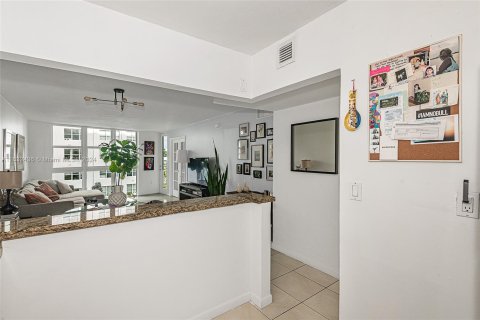 Copropriété à vendre à Miami Beach, Floride: 1 chambre, 69.68 m2 № 1293094 - photo 22