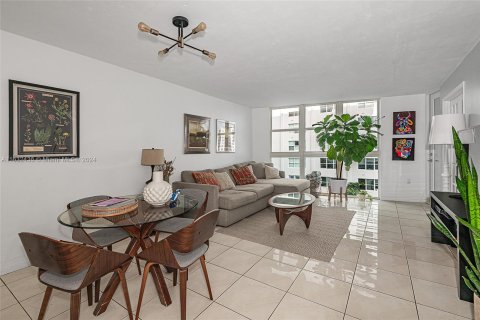 Condominio en venta en Miami Beach, Florida, 1 dormitorio, 69.68 m2 № 1293094 - foto 8