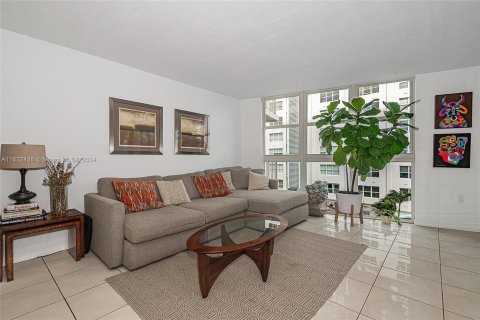 Condominio en venta en Miami Beach, Florida, 1 dormitorio, 69.68 m2 № 1293094 - foto 11