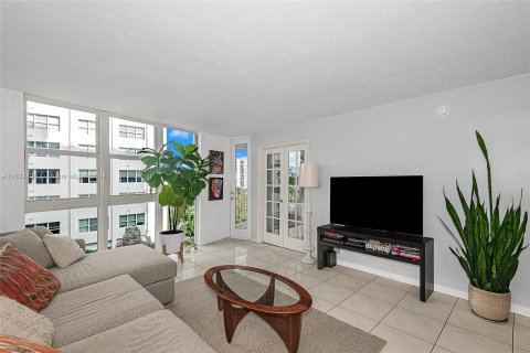 Condominio en venta en Miami Beach, Florida, 1 dormitorio, 69.68 m2 № 1293094 - foto 10