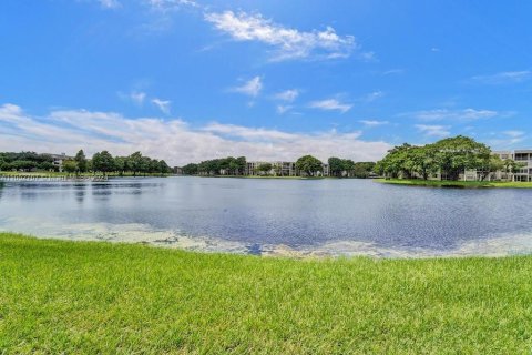 Condo in Davie, Florida, 2 bedrooms  № 1346006 - photo 2