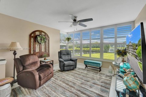 Condo in Davie, Florida, 2 bedrooms  № 1346006 - photo 21