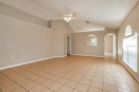 House in Wesley Chapel, Florida 3 bedrooms, 120.03 sq.m. № 1339787 - photo 4