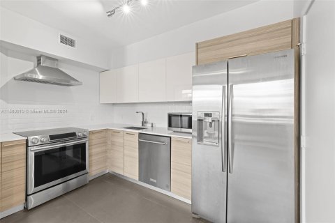 Condo in Miami Beach, Florida, 1 bedroom  № 1159395 - photo 20