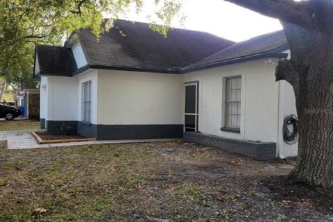 House in Tampa, Florida 3 bedrooms, 138.98 sq.m. № 1424272 - photo 9