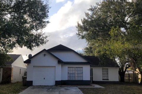 House in Tampa, Florida 3 bedrooms, 138.98 sq.m. № 1424272 - photo 1