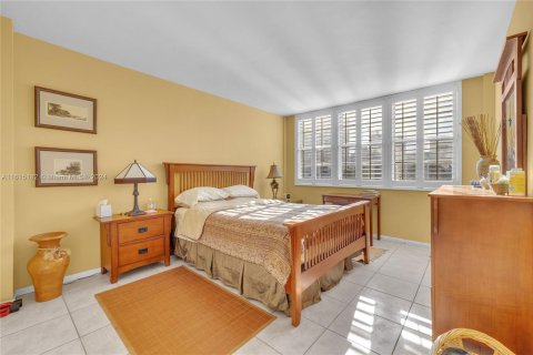 Condo in Miami Beach, Florida, 1 bedroom  № 1237029 - photo 3