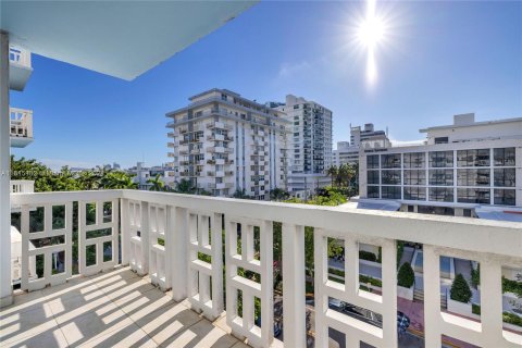 Copropriété à vendre à Miami Beach, Floride: 1 chambre, 74.32 m2 № 1237029 - photo 1