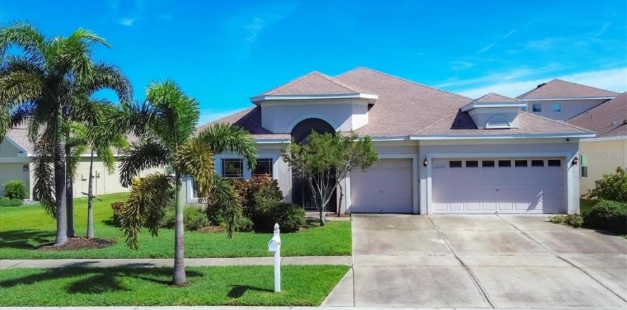 House in Ruskin, Florida 4 bedrooms, 248.23 sq.m. № 1342263