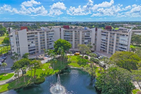 Condominio en venta en Lauderhill, Florida, 2 dormitorios, 107.77 m2 № 1387963 - foto 6