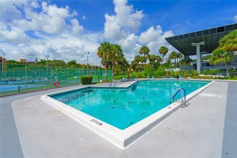 Condominio en venta en Lauderhill, Florida, 2 dormitorios, 107.77 m2 № 1387963 - foto 25