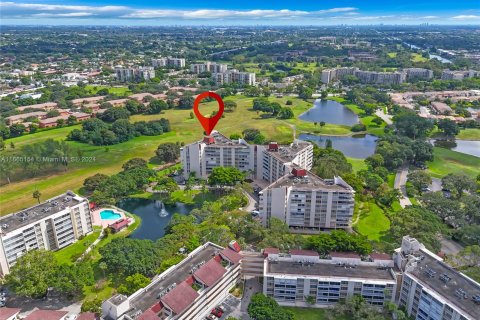 Condominio en venta en Lauderhill, Florida, 2 dormitorios, 107.77 m2 № 1387963 - foto 1