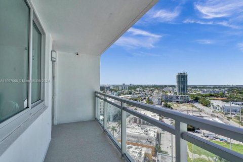 Condo in Miami Beach, Florida, 1 bedroom  № 1387930 - photo 9