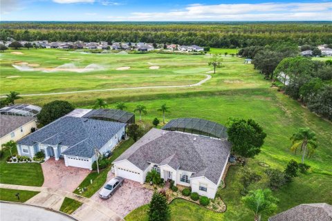 House in Davenport, Florida 5 bedrooms, 217.21 sq.m. № 1382125 - photo 3