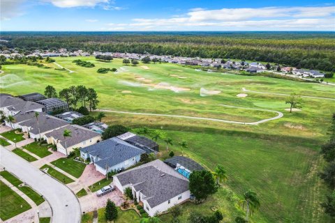 House in Davenport, Florida 5 bedrooms, 217.21 sq.m. № 1382125 - photo 4