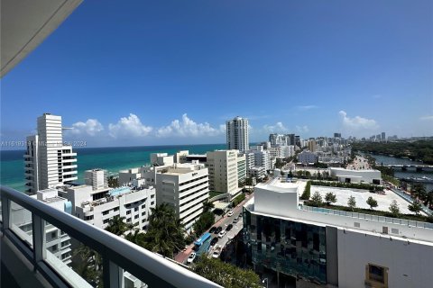 Studio in the Condo in Miami Beach, Florida  № 1240380 - photo 1