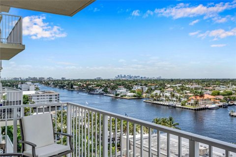 Condo in Fort Lauderdale, Florida, 2 bedrooms  № 1127017 - photo 3