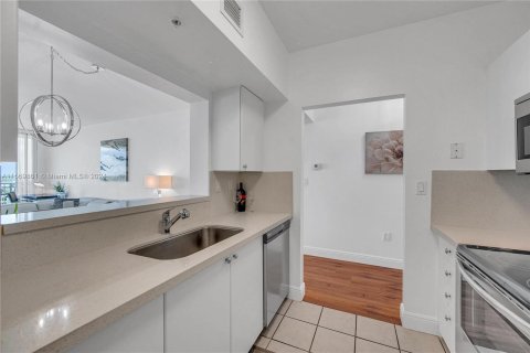 Condo in Fort Lauderdale, Florida, 2 bedrooms  № 1127017 - photo 24