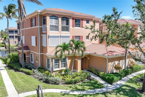 Copropriété à vendre à Punta Gorda, Floride: 3 chambres, 149.11 m2 № 486212 - photo 1