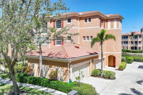 Condo in Punta Gorda, Florida, 3 bedrooms  № 486212 - photo 2