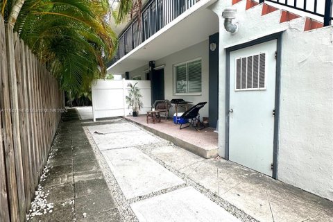 Propiedad comercial en venta en Miami Beach, Florida, 391.4 m2 № 1318947 - foto 7