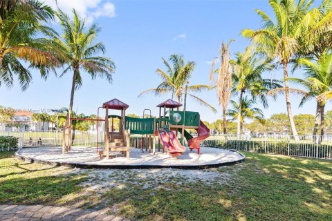 Adosado en venta en Miramar, Florida, 2 dormitorios, 98.1 m2 № 1183895 - foto 18